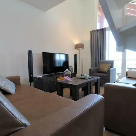 Apartment Penthouse Aan De Skipiste Bij 14 *